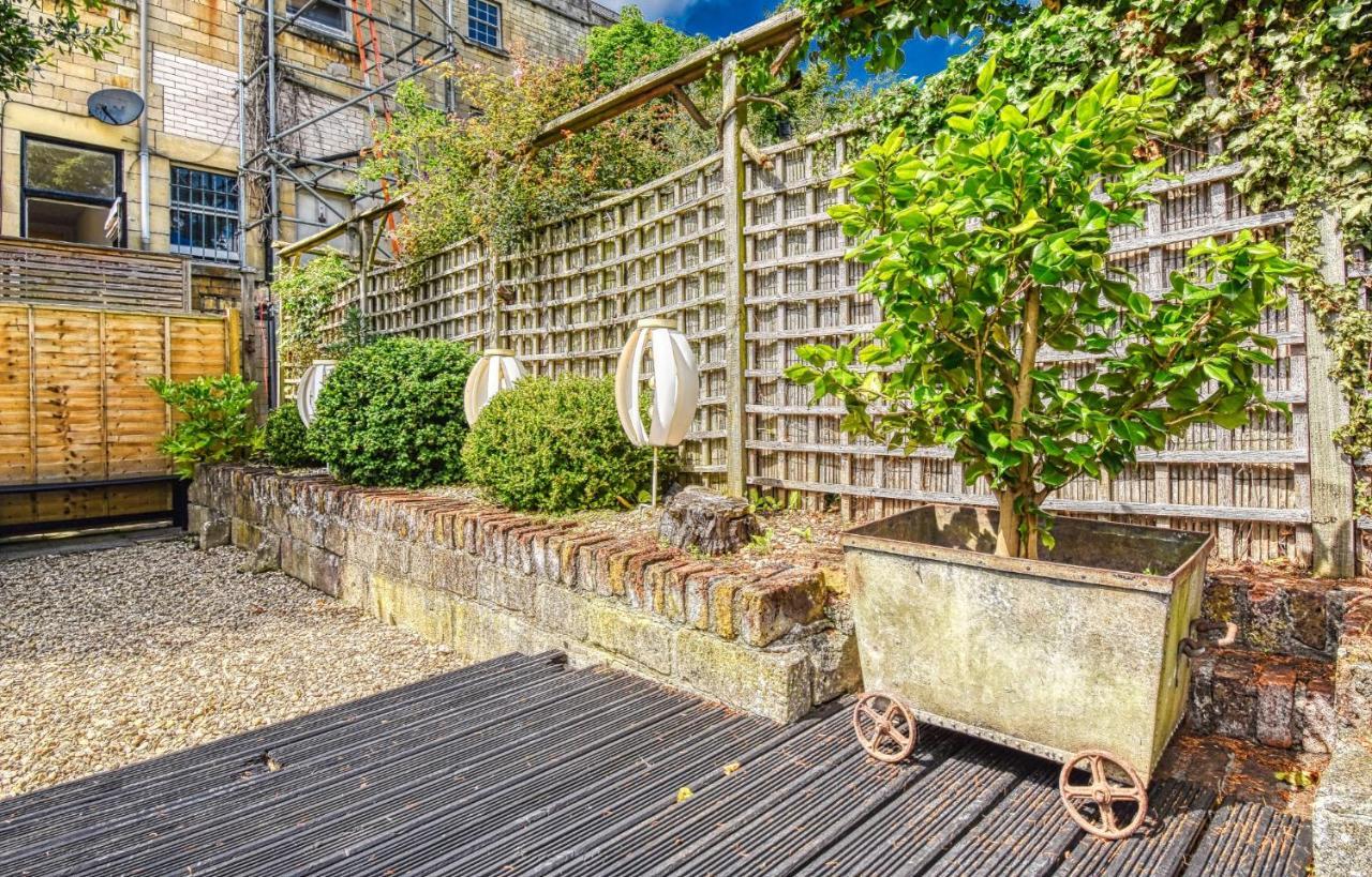2 Bedroom Apartment In Bath City Centre With Garden & Free Parking Eksteriør bilde