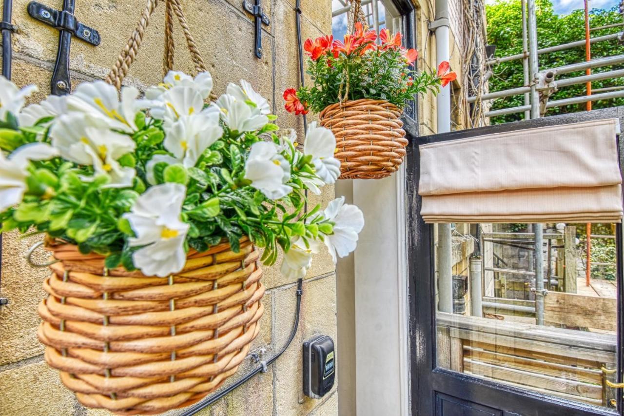 2 Bedroom Apartment In Bath City Centre With Garden & Free Parking Eksteriør bilde
