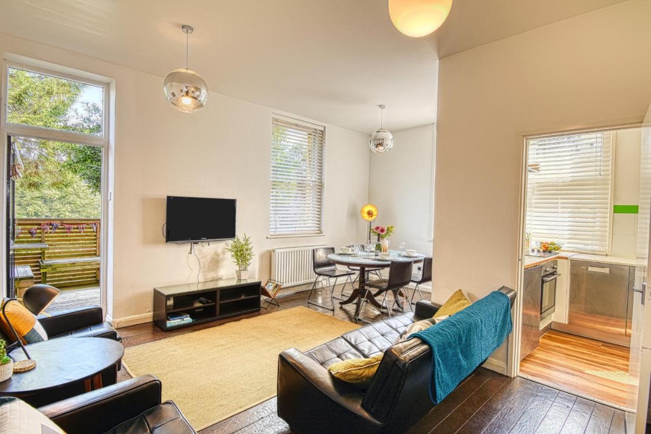 2 Bedroom Apartment In Bath City Centre With Garden & Free Parking Eksteriør bilde