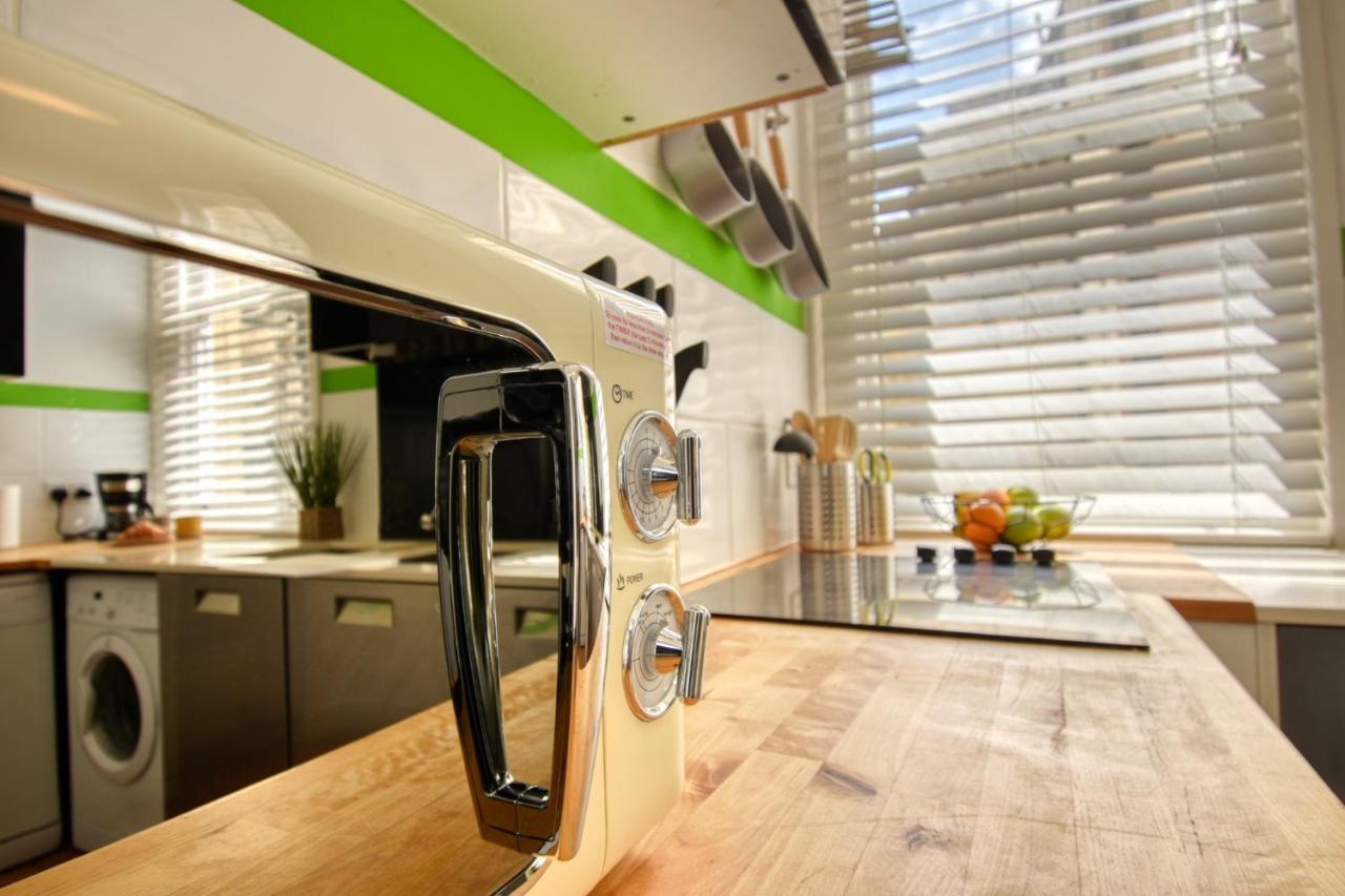 2 Bedroom Apartment In Bath City Centre With Garden & Free Parking Eksteriør bilde